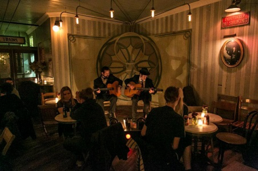 Restaurants With Live Music For A Liberating & Romantic Night Out In NYC