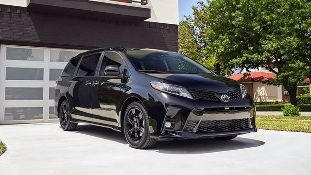 All-New 2021 Toyota Sienna Presents Virtual Bollywood Magic (Yes, ACTUAL Magic & Mind Reading) with Celebrity Guest Ankur Bhatia and Farhan's Brown Magic