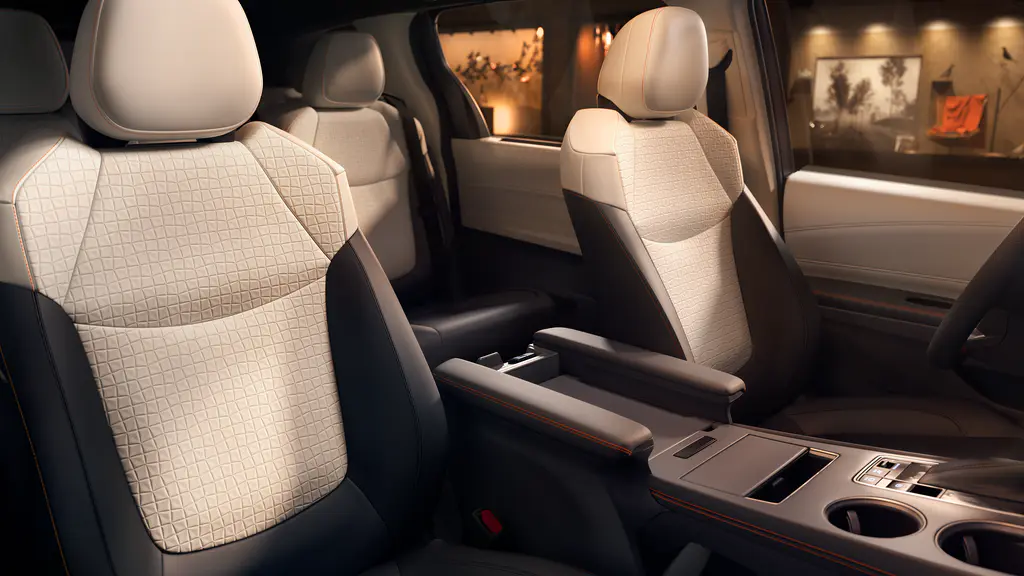 All-New 2021 Toyota Sienna Presents Virtual Bollywood Magic (Yes, ACTUAL Magic & Mind Reading) with Celebrity Guest Ankur Bhatia and Farhan's Brown Magic