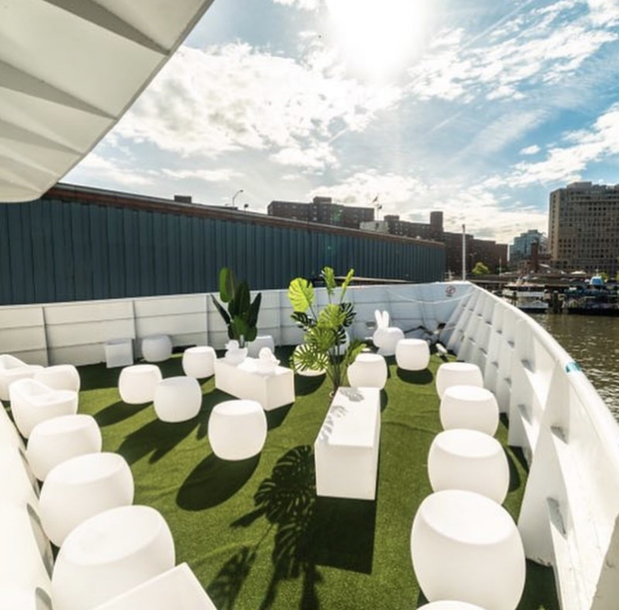 NYC Booze Cruise Glowsticks Yacht Party at Skyport Marina Jewel Yacht 2020 