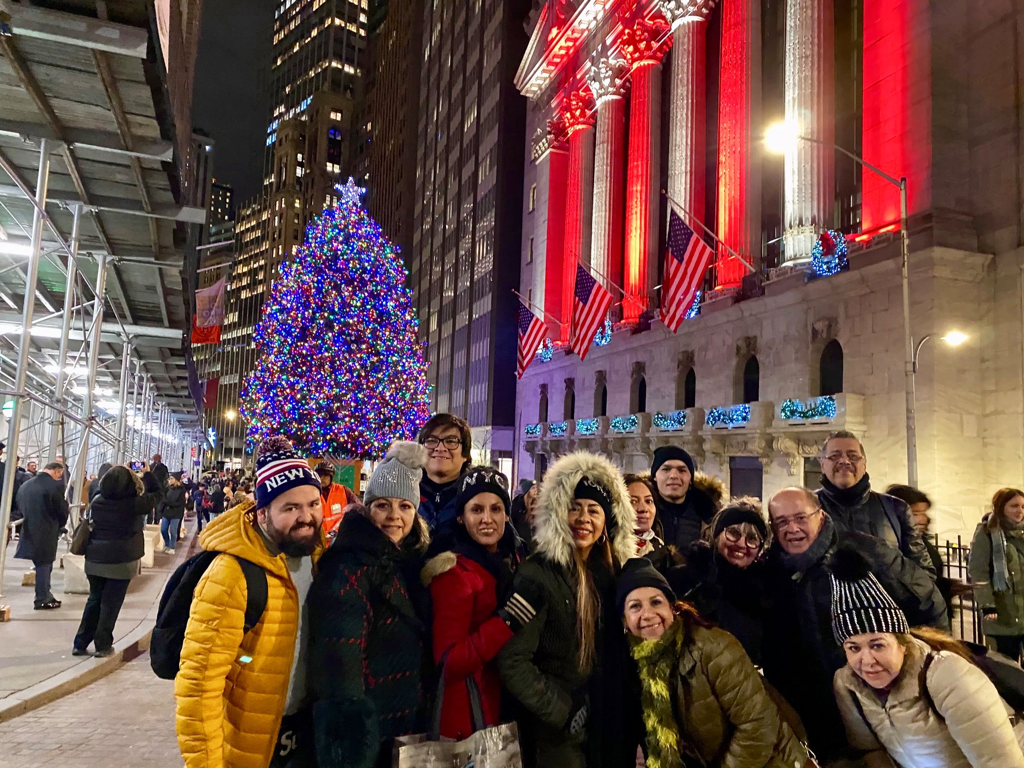 Private Tour: NY Holiday Lights with Cocktail Making Class