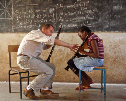Clarinetist Play to Help Sustain The Growth of Clarinet Making 