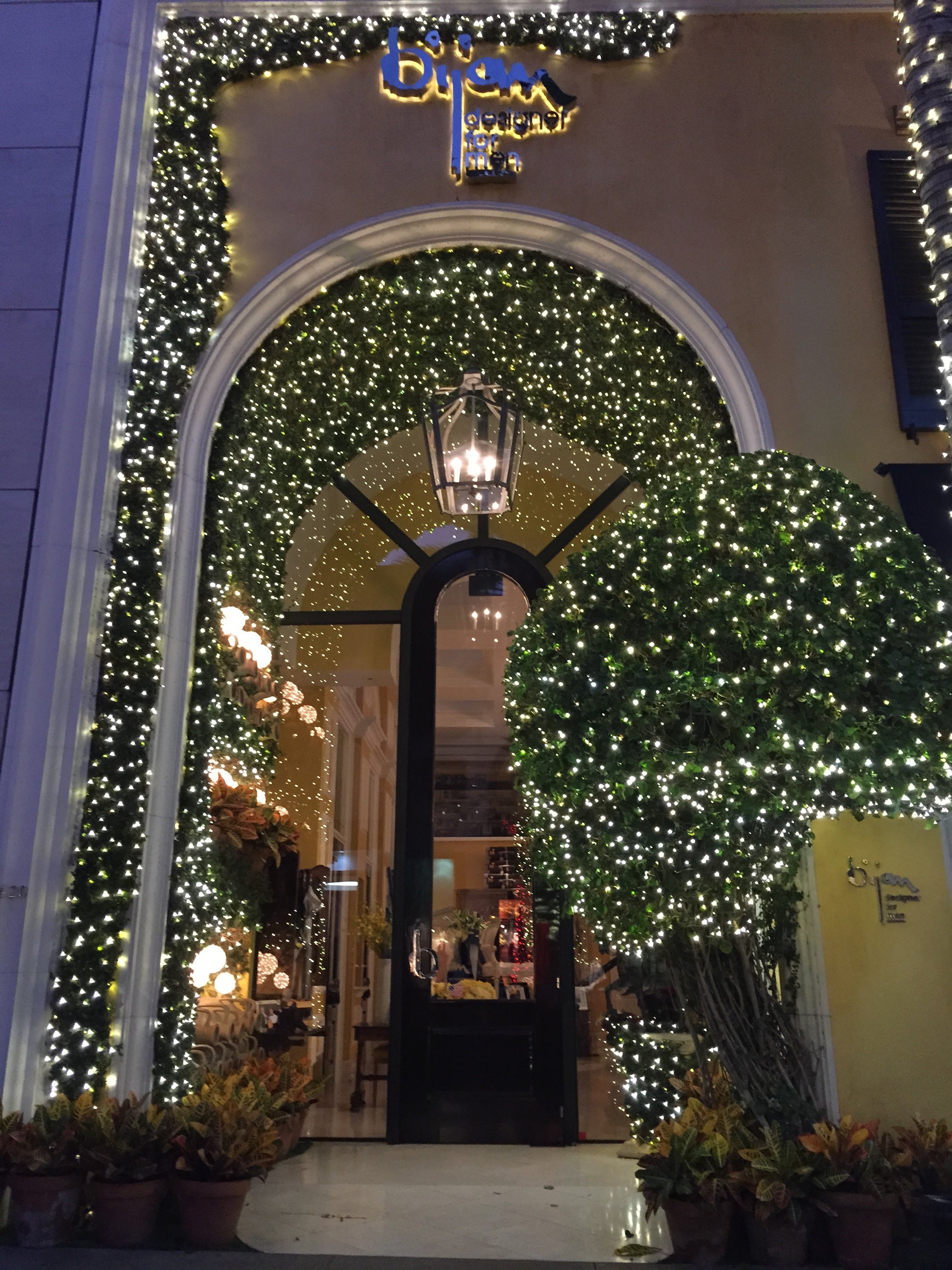 Experience LA’s Holiday Lighting Celebration On Rodeo Drive