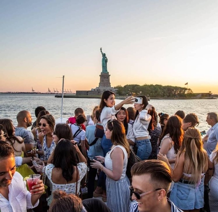 Sunset Summer NYC Wave Cabana Yacht Booze Cruise Party 2022