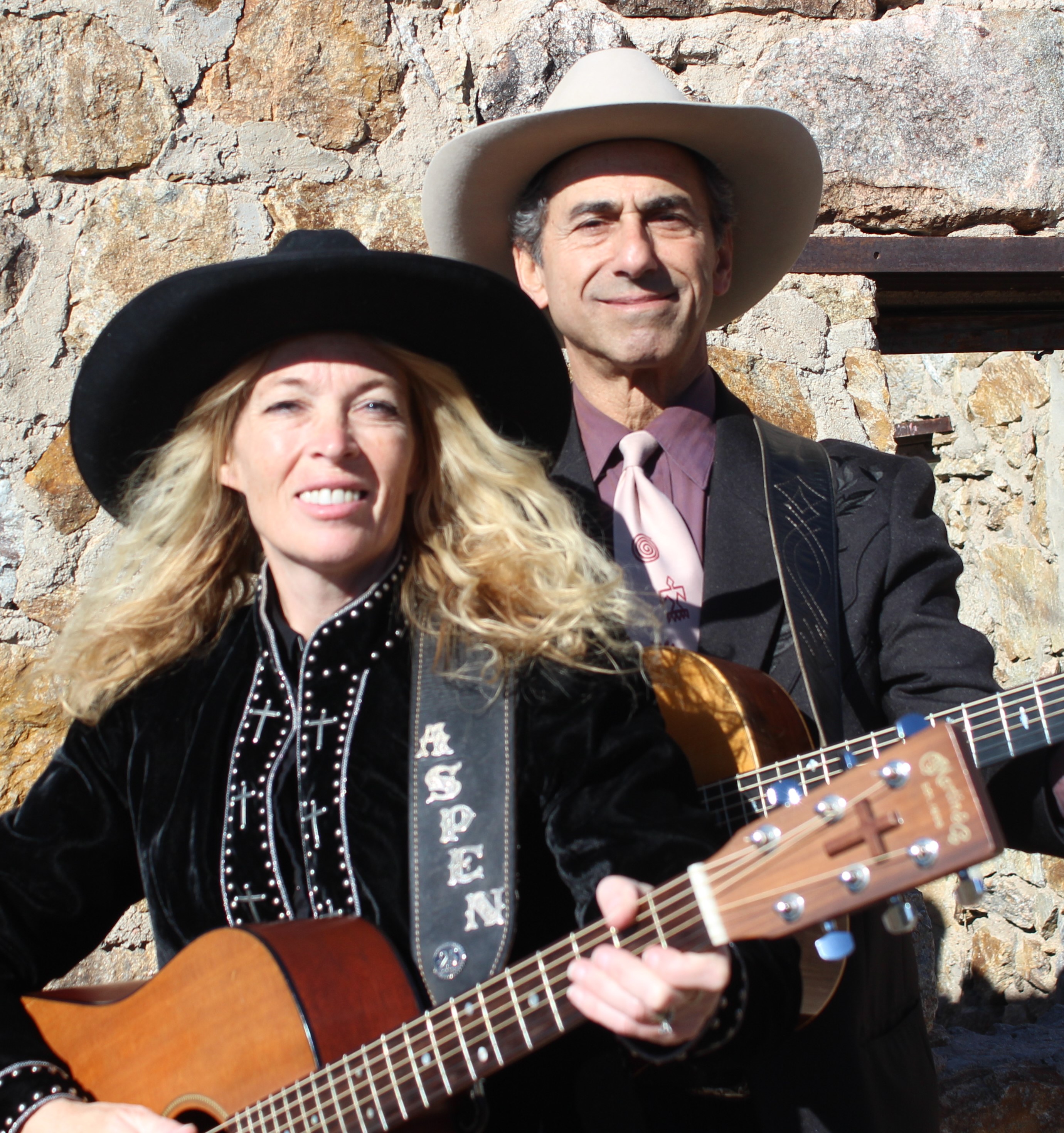 Kerry Grombacher & Aspen Black Duo, presented by the Eiteljorg Museum of Native and Western Art and the Indy Folk Series. Kerry Grombacher & Aspen Black Duo, presented by the Eiteljorg Museum of Native and Western Art and the Indy Folk Series.