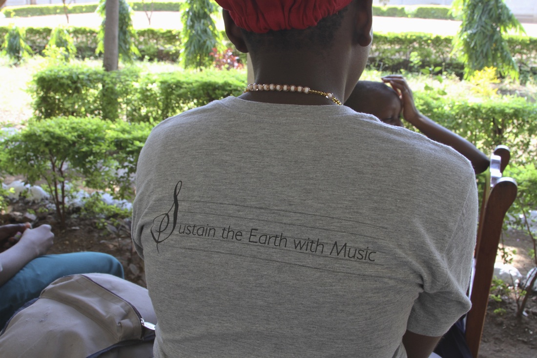 Clarinetist Play to Help Sustain The Growth of Clarinet Making 