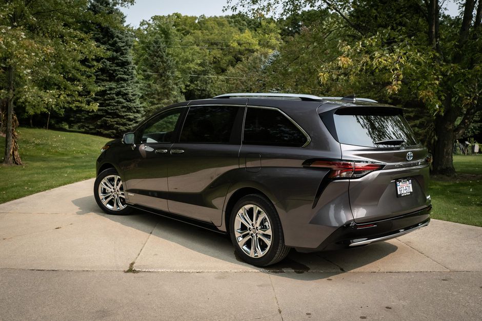 All-New 2021 Toyota Sienna Presents Virtual Bollywood Magic (Yes, ACTUAL Magic & Mind Reading) with Celebrity Guest Ankur Bhatia and Farhan's Brown Magic