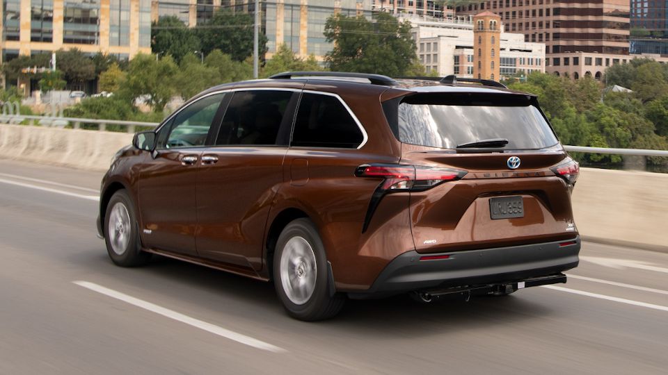 All-New 2021 Toyota Sienna Presents Virtual Bollywood Magic (Yes, ACTUAL Magic & Mind Reading) with Celebrity Guest Ankur Bhatia and Farhan's Brown Magic