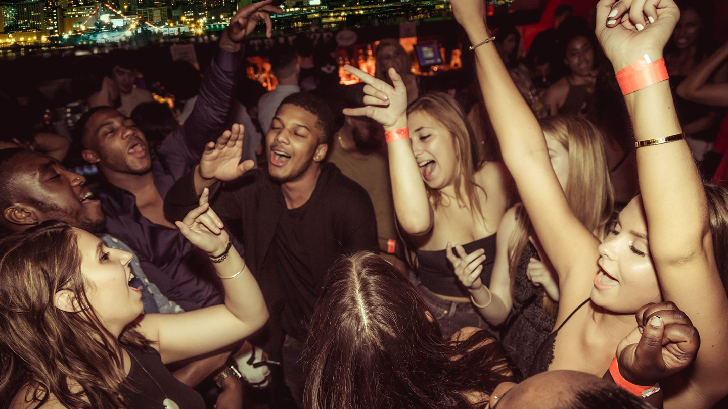 NYC Booze Cruise Glowsticks Yacht Party at Skyport Marina Jewel Yacht 2020 