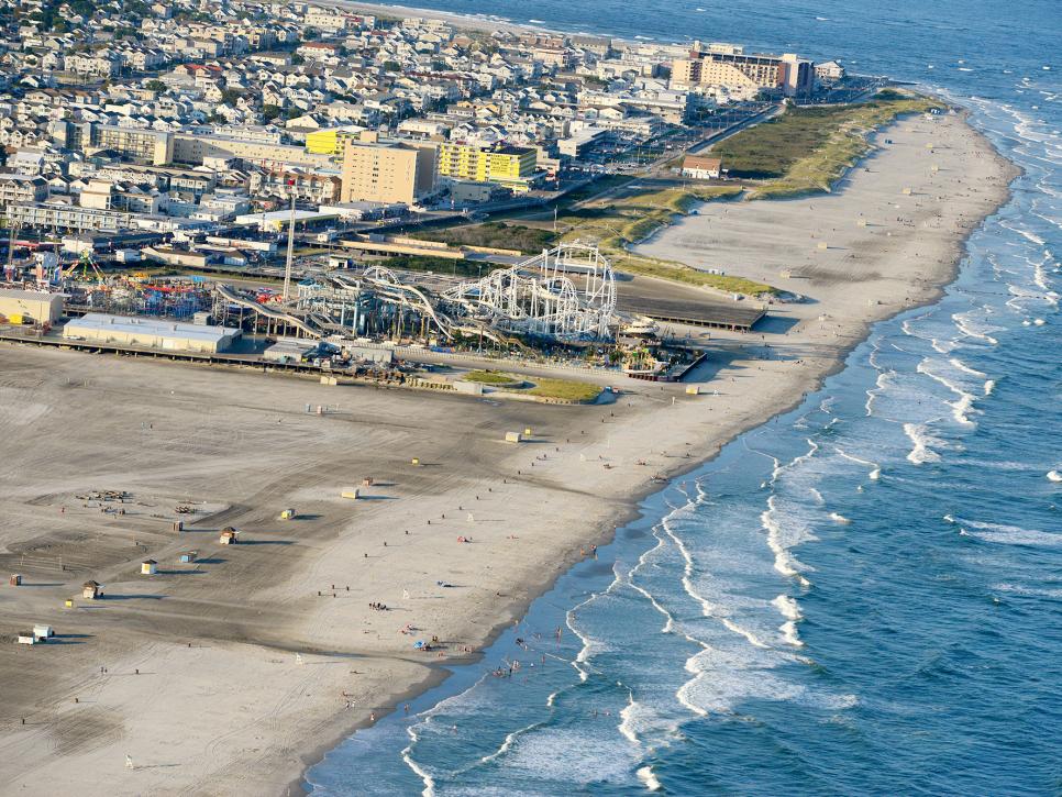 Relax in the Summer Sun at These 5 Beachside Bars in New Jersey