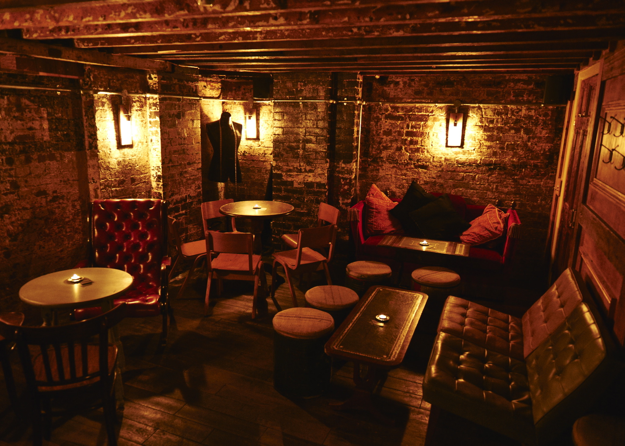 Top 4 Amazing Speakeasies In New York City That You Need To Check Out!